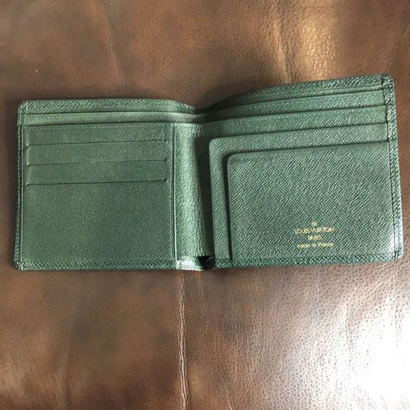 LOUIS VUITTON Green Taiga Leather Bifold Wallet Vintage MI0917 - Picture 4 of 17